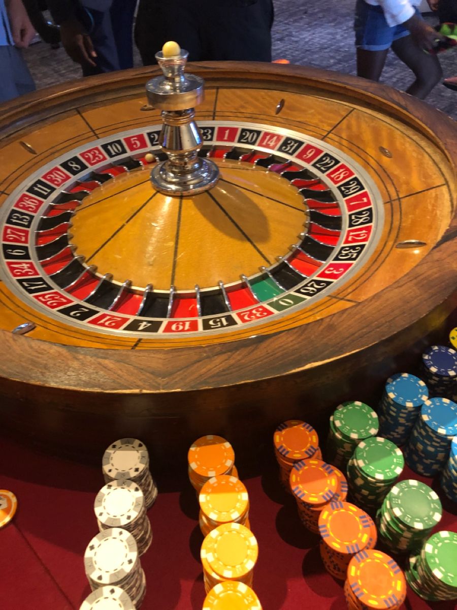 Super spin Slots 777 کھلاڑیوں کے لیے لائیو کیسینو سیکشن